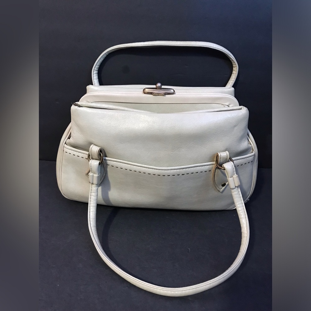 Vintage Hand Purse Ivory Leather?Faux Leather 50s/60s Classic Snap Latch Purse